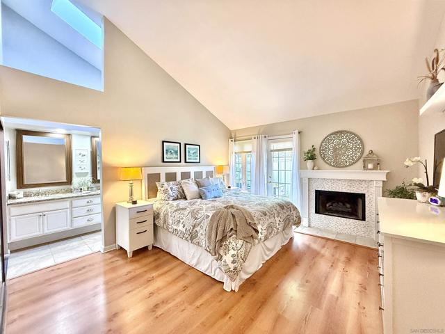 543 Rockport Ct, Encinitas CA: https://media.crmls.org/mediaz/34326409-e00d-45c3-a916-6526f50fcb03.jpg