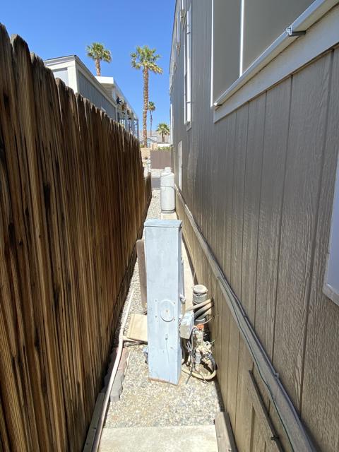 17777 Langlois Road, Desert Hot Springs CA: https://media.crmls.org/mediaz/34330a0a-bf96-48f0-b021-425a857c19c8.jpg