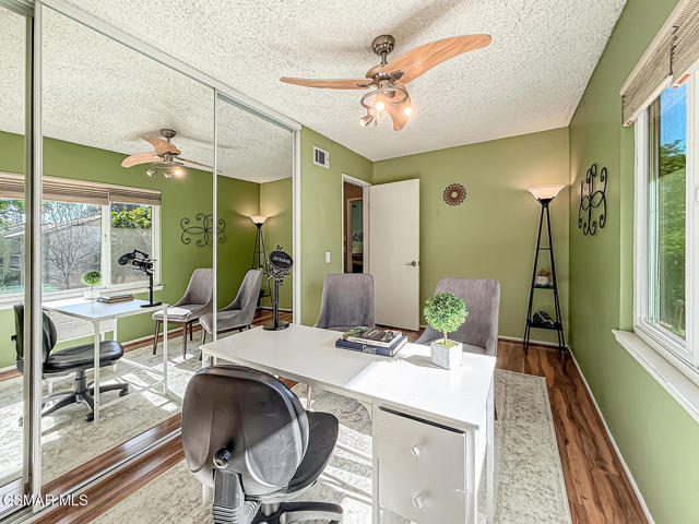 1683 Addax Circle, Ventura CA: https://media.crmls.org/mediaz/3433617e-7e8c-4635-a0f6-924aa0a836a7.jpg