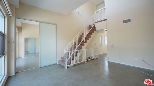 922 W 23Rd Street, Los Angeles CA: https://media.crmls.org/mediaz/343387f4-46f6-4103-ab9c-48e94781e29a.jpg