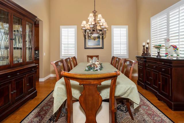 3753 Bergen Peak Place, Carlsbad CA: https://media.crmls.org/mediaz/3433bc2c-7a39-41e6-9c2e-9e9b7b93c227.jpg