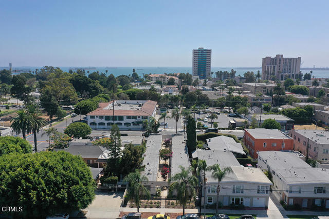 1913 E Broadway, Long Beach CA: https://media.crmls.org/mediaz/343478d5-4ae3-4616-b677-8e6eb2840e55.jpg