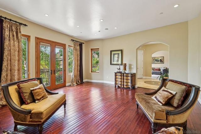 15035 Orchard View Dr, Poway CA: https://media.crmls.org/mediaz/3435a2ab-de4d-4087-bff9-cedcc7bbcc5e.jpg