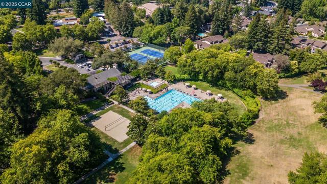 575 Old Orchard Dr, Danville CA: https://media.crmls.org/mediaz/3435ae59-5ff9-4361-822a-e88fe2a4bc4e.jpg