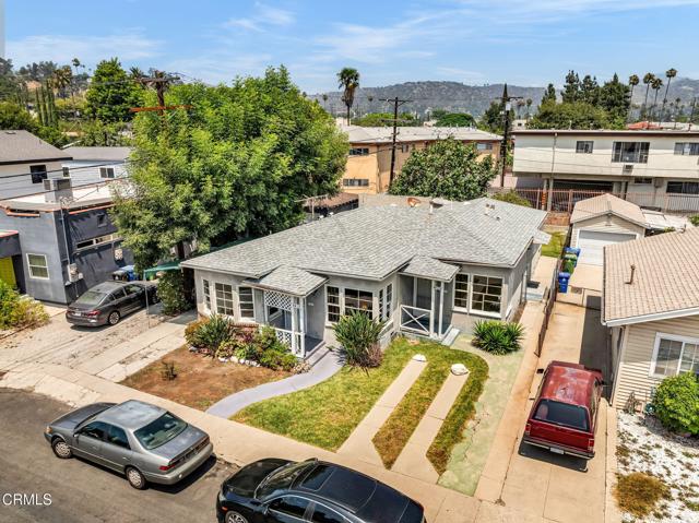 4419 4419 1/2 Corliss Street, Los Angeles CA: https://media.crmls.org/mediaz/3436bcfb-01e0-42d5-8fec-fa9de8ec893d.jpg