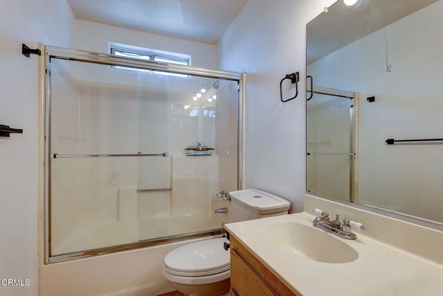1998 Barnett Way, Los Angeles CA: https://media.crmls.org/mediaz/343722a1-7c51-4d72-bfa0-2b98a1efbe76.jpg