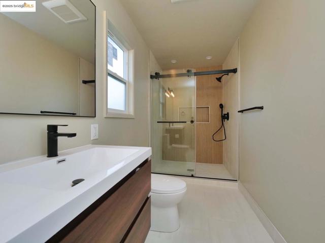 2112 Matthew CT, Pittsburg CA: https://media.crmls.org/mediaz/34374404-ede1-4468-bdab-b243ae0ca253.jpg