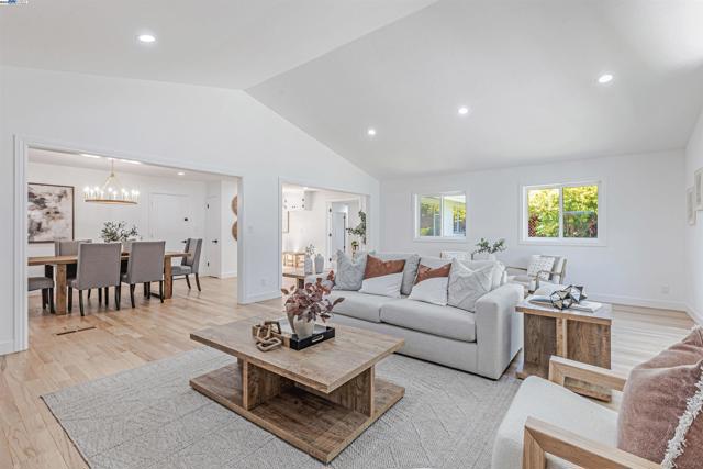 37972 Ballard Dr, Fremont CA: https://media.crmls.org/mediaz/3437729e-37fd-4ea5-a321-8f82669f1b53.jpg
