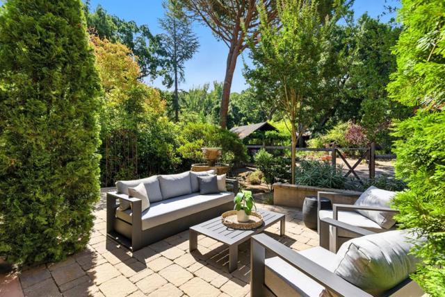 45 Sneckner Court, Menlo Park CA: https://media.crmls.org/mediaz/343784b8-5957-408a-bdcb-b6954eb65ebb.jpg