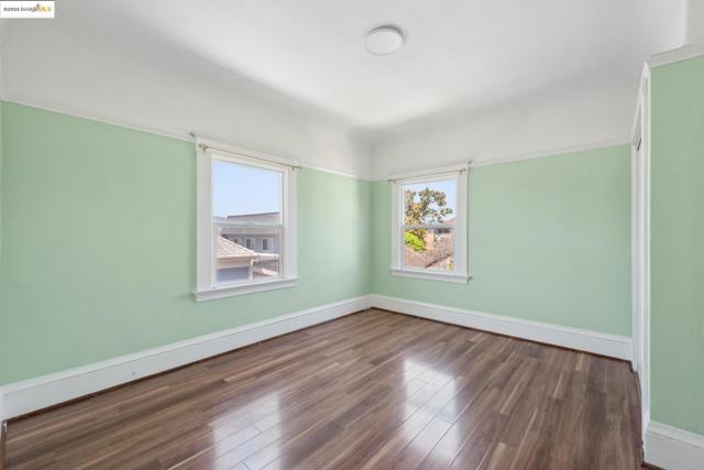 1810 Adeline St, Oakland CA: https://media.crmls.org/mediaz/3437dd58-a3ab-4947-8b73-0aed9f585845.jpg