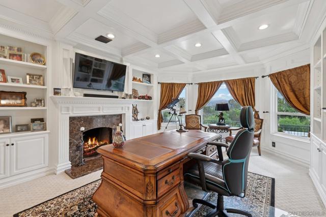 13371 Summit Cir, Poway CA: https://media.crmls.org/mediaz/34389f03-c2f3-448c-8f94-686397357ba1.jpg