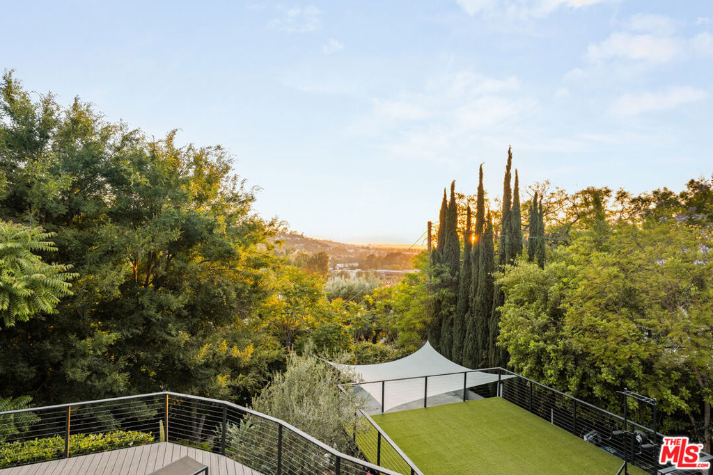 3936 Farley CourtStudio City img 4