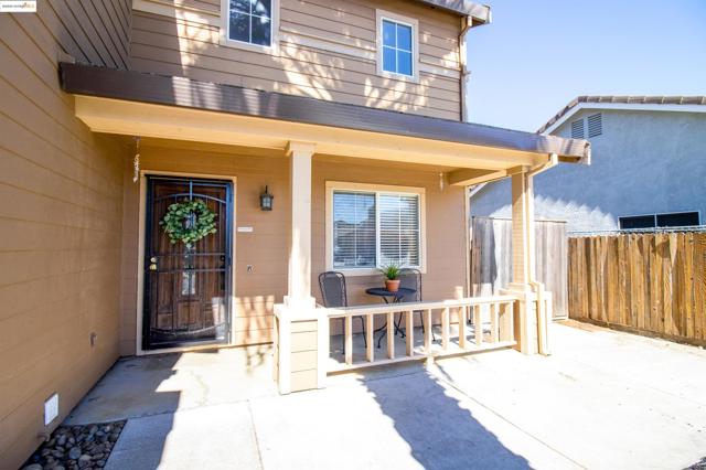 3985 S Coral Ct, Discovery Bay CA: https://media.crmls.org/mediaz/343a1529-f444-4abf-8a83-c6321f723325.jpg