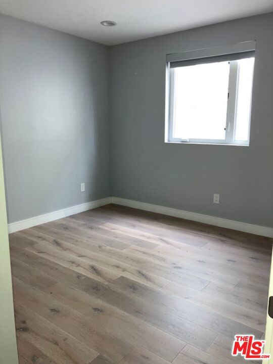 11318 1/2 W Miranda Street, North Hollywood CA: https://media.crmls.org/mediaz/343a77a7-f2ac-49b2-bded-5ff4199c4338.jpg