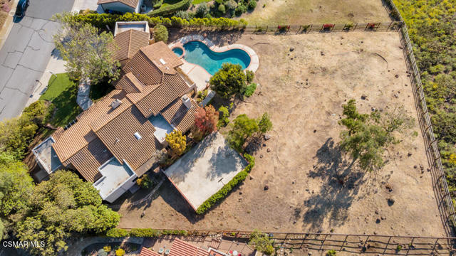 751 Wildwood Avenue, Thousand Oaks CA: https://media.crmls.org/mediaz/343aa5f8-7021-4f0c-9839-e38f83b88315.jpg