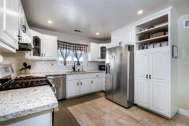 Detail Gallery Image 6 of 25 For 924 Daisy St, Escondido,  CA 92027 - 3 Beds | 2 Baths