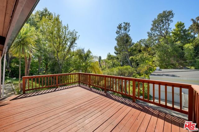 2734 Ellison Drive, Beverly Hills CA: https://media.crmls.org/mediaz/343b4900-7e53-4dd7-8d1f-e321b4a293be.jpg