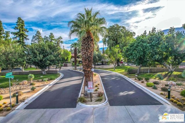 2860 N Los Felices Road, Palm Springs CA: https://media.crmls.org/mediaz/343baa53-fbdd-410e-9454-dc376ebff7db.jpg