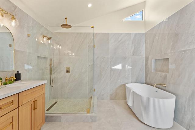 3565 Avenida Amorosa, Escondido CA: https://media.crmls.org/mediaz/343c8d0a-4054-42cf-a914-93bb37fe5b43.jpg