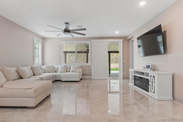 15219 Laguna Ave, Lake Elsinore CA: https://media.crmls.org/mediaz/343d7660-5634-4d21-966e-776d2279bcbc.jpg