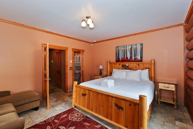 42400 Eagle Ridge, Big Bear CA: https://media.crmls.org/mediaz/343d8c11-eb25-4787-a109-71ea021b0d10.jpg
