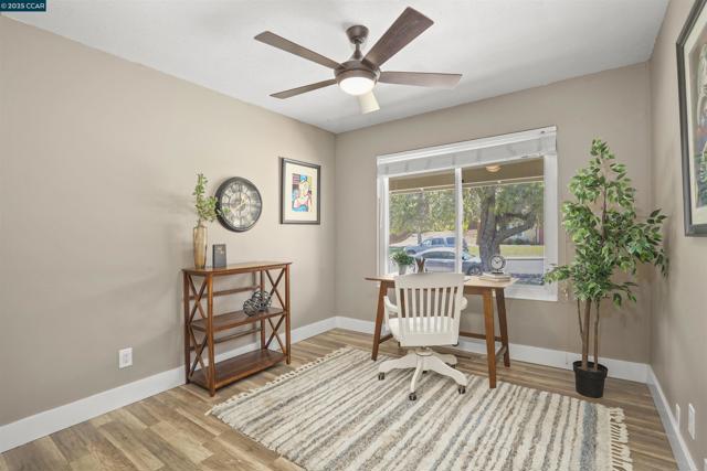 5665 Lewis Way, Concord CA: https://media.crmls.org/mediaz/343e2bc8-7078-4383-8e4c-c52167311a32.jpg