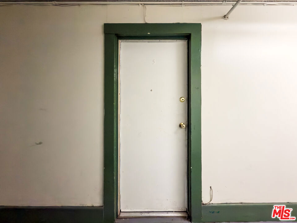 https://media.crmls.org/mediaz/343e7dbf-e495-4b34-a671-4ecb167200e2.jpg?preset=X-Large
