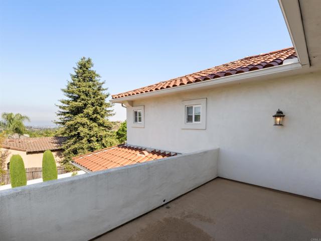 2535 San Clemente Avenue, Vista CA: https://media.crmls.org/mediaz/343fa181-445f-4535-9764-d6a62d2ef124.jpg