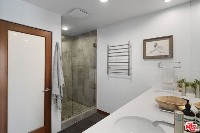 512 Brooks Avenue, Venice CA: https://media.crmls.org/mediaz/343fde70-9dce-45b3-82fd-90f38cfe0f02.jpg