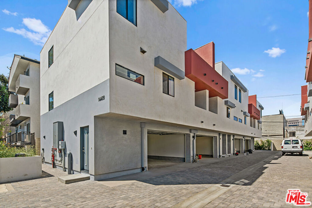 14403 Tiara Street #5