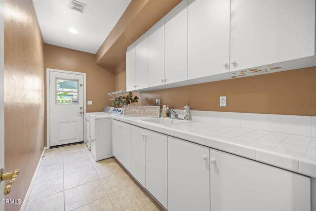 741 Sterling Hills Drive, Camarillo CA: https://media.crmls.org/mediaz/3440d2cb-76c5-4a1a-b85e-a71ae32f2319.jpg