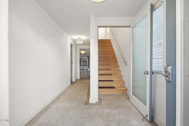 124 San Clemente Avenue, Oxnard CA: https://media.crmls.org/mediaz/3440ec16-ac79-498a-8eb6-3d04931261bb.jpg