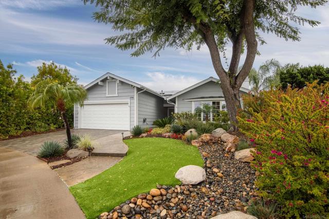 11766 Clearwood Ct, San Diego CA: https://media.crmls.org/mediaz/34413384-329a-43c4-b1e0-080be2099b43.jpg