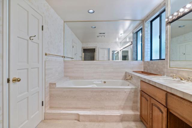 1091 Valley View Court, Los Altos CA: https://media.crmls.org/mediaz/344200a7-0216-4ad5-92e2-d2e777c0aa11.jpg