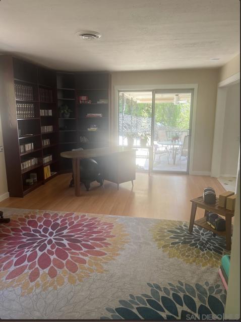 3958 Kenwood Dr, Spring Valley CA: https://media.crmls.org/mediaz/34425d48-b29b-46c0-9b28-4e2ae372ebdb.jpg