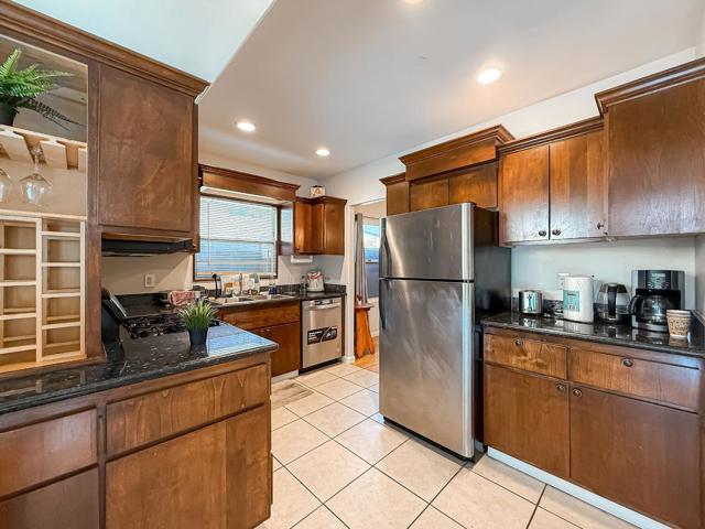 558 A Street, Hayward CA: https://media.crmls.org/mediaz/3443e9db-7435-4be4-b106-3bdd159031be.jpg