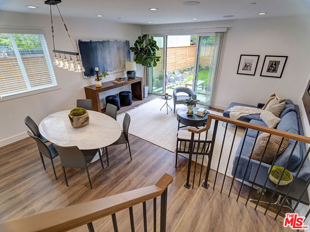 1278 Meadowbrook Avenue, Los Angeles CA: https://media.crmls.org/mediaz/3443fe52-16ce-42cc-848a-af1f730a7a33.jpg