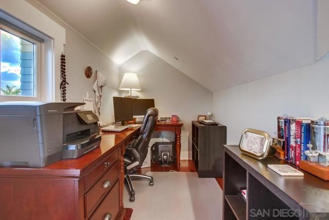 240 B Avenue, Coronado CA: https://media.crmls.org/mediaz/34460ad7-8f0b-476b-9c45-0676620ea52e.jpg