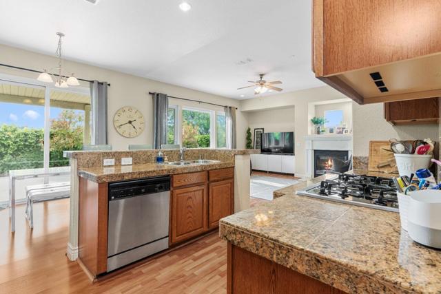 505 Porter Court, Folsom CA: https://media.crmls.org/mediaz/34485145-a181-4bbb-b863-3e7bcf70b287.jpg