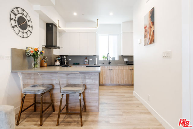 4912 S Centinela Avenue, Los Angeles CA: https://media.crmls.org/mediaz/34486edb-a8a8-4867-8493-f8b404d4af39.jpg