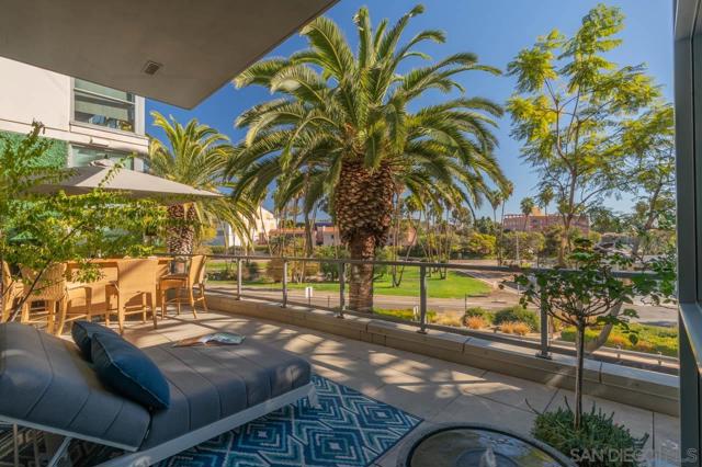 1441 9Th Ave, San Diego CA: https://media.crmls.org/mediaz/3448786c-d9bc-4475-881f-cccf5a1f965b.jpg