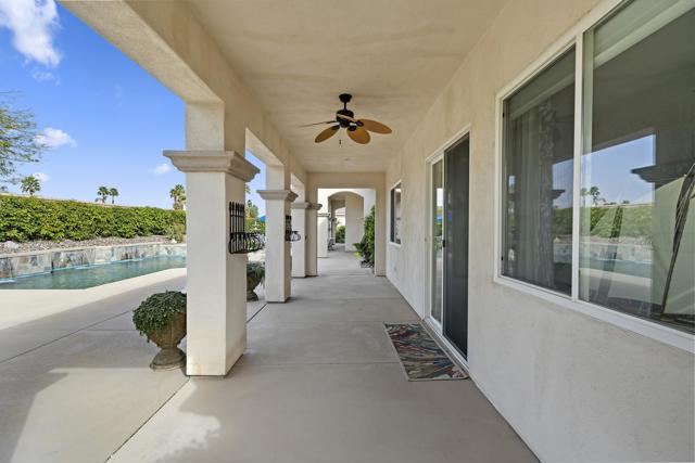 50 Toscana E Way, Rancho Mirage CA: https://media.crmls.org/mediaz/3449c8f0-c7a9-4488-999f-310496e4d1ea.jpg