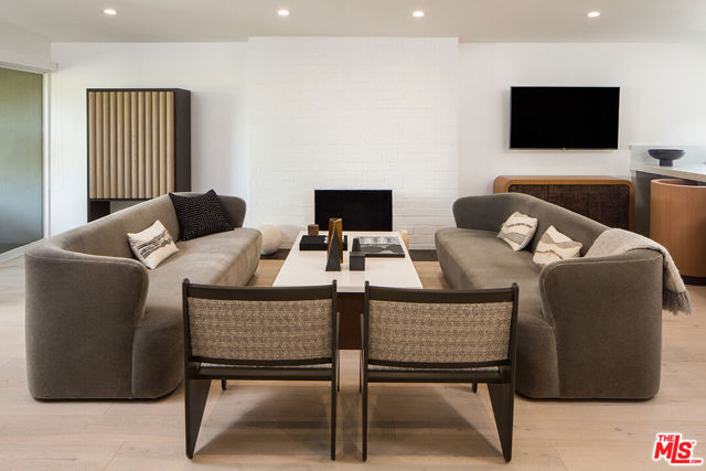 8917 W Cynthia Street, West Hollywood CA: https://media.crmls.org/mediaz/344a0ed9-63fc-40d1-8ccd-0cf080ebca4f.jpg