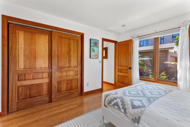 4790 Opal Cliff Drive, Santa Cruz CA: https://media.crmls.org/mediaz/344a2776-006e-40d6-9950-8dee08df2654.jpg