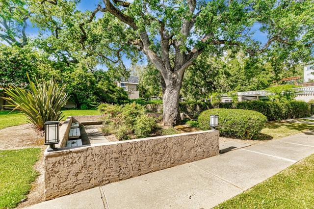 675 Sharon Park Drive, Menlo Park CA: https://media.crmls.org/mediaz/344a2c7d-3262-4591-b912-5f6ebaab6d84.jpg
