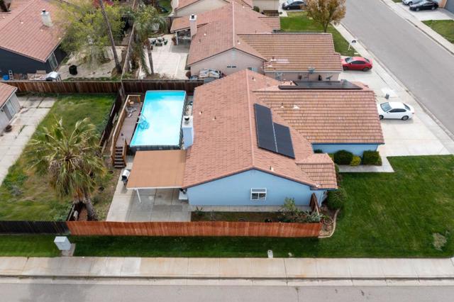 13714 Deleon Avenue, Gustine CA: https://media.crmls.org/mediaz/344a819a-3148-4194-9884-6248631b8d39.jpg