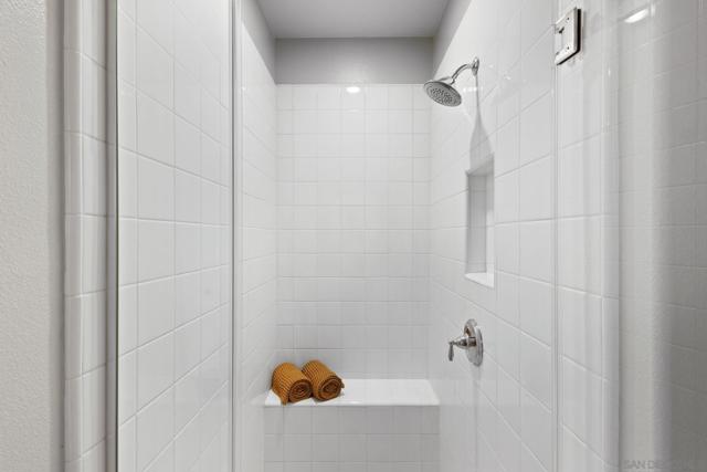 16206 Veridian Cir, San Diego CA: https://media.crmls.org/mediaz/344ab97d-de04-4398-87b9-c1a00e80866b.jpg