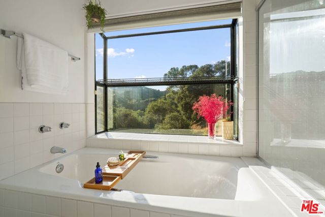 3418 Dorothy Road, Topanga CA: https://media.crmls.org/mediaz/344ae0a7-6bf1-4ac2-aa7a-58dcaffdce69.jpg