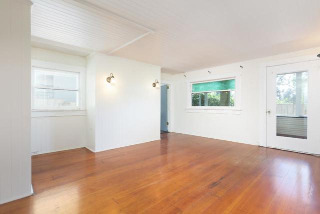 21130 E Cliff Drive, Santa Cruz CA: https://media.crmls.org/mediaz/344c2667-f4b4-42c0-b50b-87467ac16630.jpg