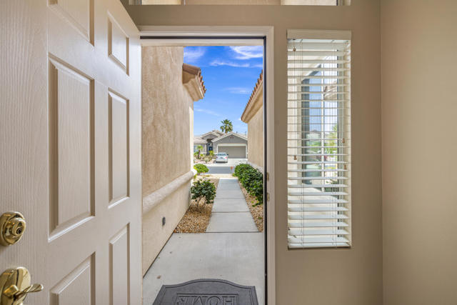 78687 Stansbury Court, Palm Desert CA: https://media.crmls.org/mediaz/344d070f-8e45-414f-9eb1-ef7bd228bc7d.jpg